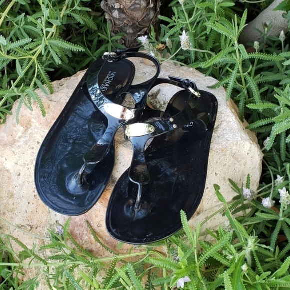 MICHAEL Michael Kors PVC jelly sandal.
0.3" flat - Picture 2 of 3
